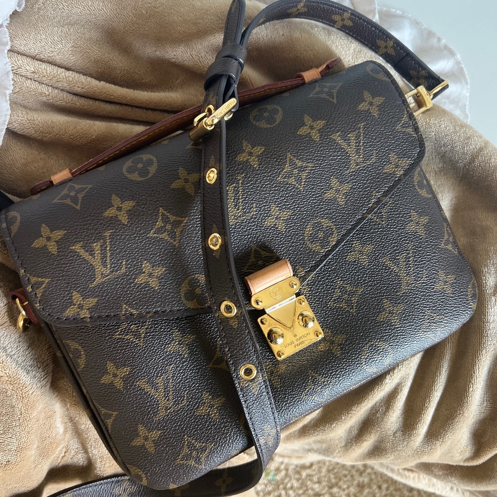 Louis Vuitton Pochette Métis